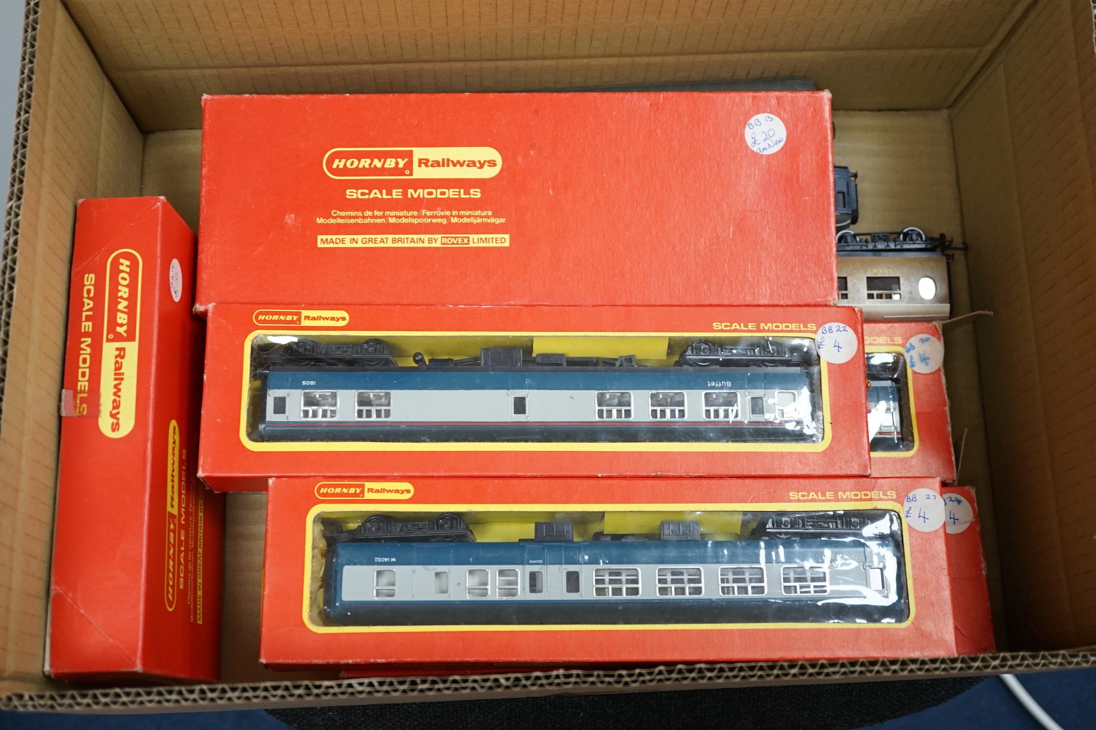Fifteen 00 gauge model railway items by Hornby Railways, Lima, etc. including six locomotives; a BR Class 37 diesel locomotive, a Class 31 diesel locomotive, an 0-6-0T locomotive, etc. together with six Inter-city bogie